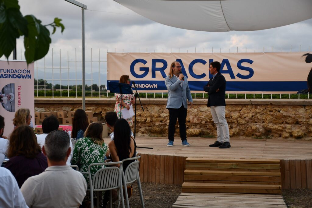Asindown y Valencia CF celebran la cena del calendario benéfico