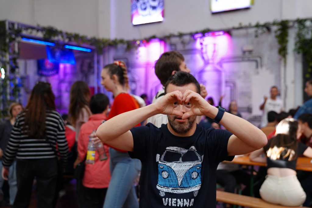 Contacta con Asindown