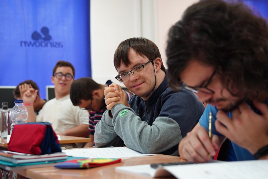 colabora con Asindown